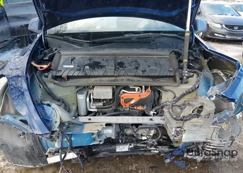 2021 Tesla Model Y Long Range Dual Motor All-Wheel Drive z USA, uszkodzony, nr VIN 5YJYGDEE5MF232904